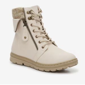 NWT Cliffs Kaylee Size 8 Medium by White Mountain 
Hiking Boot Women's